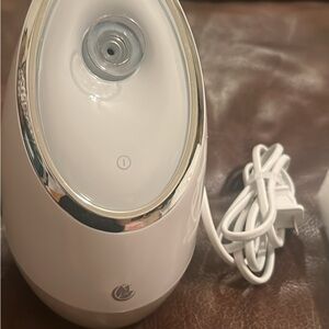 White Facial Steamer with Silver Accents